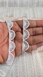 Ruban décoratif étroit en dentelle crochetée florale traditionnelle en coton beige, 27 mm, doux, durable, lavable, luxueux, respectueux de l'environnement, pour sacs - Product Image 4