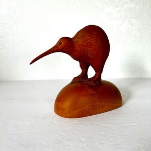 รูปปั้นนกกีวีไม้คุณภาพดี งานแฮนด์เมด สำหรับตกแต่งภายในบ้าน และเป็นของตกแต่งบนโต๊ะ - Product Image 1