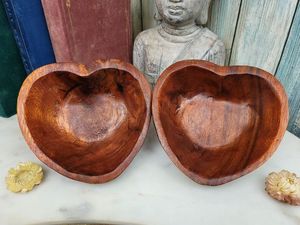 Cuenco de Madera en Forma de Corazón para Servir, Cuenco de Madera Natural para Aperitivos y Frutas, Cuenco de Madera Hecho a Mano de Primera Calidad en Forma de Corazón - Product Image 6