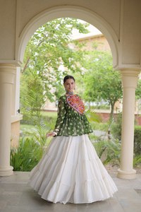 Dernier design vert, Lehenga Choli de Navratri, Vente en gros, Costume de danse Garba festif indien, Vêtement ethnique, Chaniya Choli en coton, En gros - Product Image 1