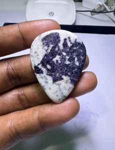 พลอยเลพิโดไลต์ธรรมชาติคุณภาพสูง รูปทรงผสม ขายส่งจำนวนมาก สำหรับทำต่างหูเงินทำมือ - Product Image 3