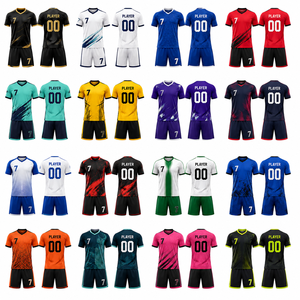 Ensemble de maillot et short de football personnalisé pour adultes, sublimé, léger, pour ligue, avec nom et numéro du joueur - Product Image 2