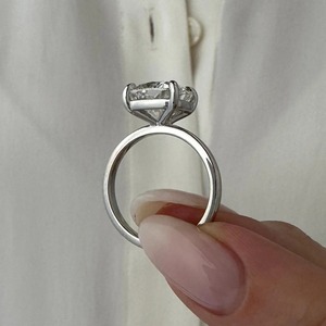Bague de fiançailles solitaire en diamant de laboratoire taille coussin de 4 carats, ajustement parfait, or blanc 14K 18K, platine, bague de mariée - Product Image 6