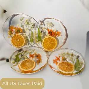 ชุดจานรองแก้วเรซิ่นรักษ์โลก วาดลายด้วยมือ ปรับแต่งได้ ชุด 4 ชิ้น ลายดอกไม้เคลือบอีพ็อกซี่ พร้อมดอกไม้แห้ง สำหรับตกแต่งโต๊ะ - Product Image 2