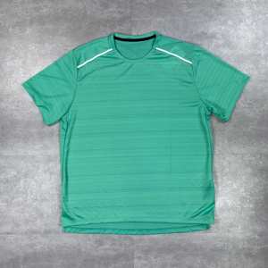 Conjunto Deportivo de 2 Piezas de Poliéster Ligero para Verano, Camiseta y Pantalones Cortos Transpirables para Entrenamiento Físico y Running - Product Image 2