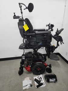 Fauteuil roulant A-m-y SYSTEMS ALLTRACK M3 avec élévateur de siège et ciseaux à cheveux, le plus demandé - Product Image 2
