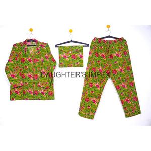 Ensemble de pyjama pour femmes en coton biologique à imprimé floral, col rabattu, fermeture à boutons, taille plus, pour l'été - Product Image 6