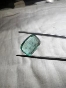 Émeraude naturelle zambienne de 3,92 ct, taille coussin, vert vif, pierre précieuse en vrac, vente en gros pour la fabrication de bijoux de luxe et de bagues - Product Image 2
