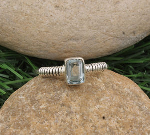 แหวนหมั้นพลอยโทแพซสีน้ำเงินลอนดอนธรรมชาติ เงินสเตอร์ลิง ความใสสูง สีน้ำเงินเข้ม แหวนเพชรพลอยคลาสสิกสำหรับงานปาร์ตี้ เครื่องประดับคุณภาพสูง ขายส่ง - Product Image 4