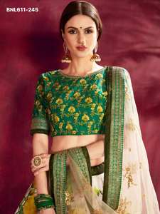 Nuevo Conjunto Lehenga-Choli-Dupatta de Alta Calidad en Seda Artística con Bordado de Lentejuelas y Estampado Floral, Venta al Por Mayor - Product Image 2