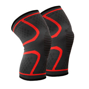Genouillère noire avec surpiqûres rouges, compression élastique pour hommes, idéale pour l'entraînement en salle de sport - Product Image 1