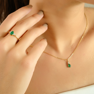Ensemble de bijoux 3 pièces en or jaune 18 carats, émeraude et diamant, design minimaliste élégant, pour un usage quotidien. - Product Image 2