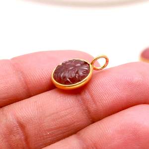 Colgante de cuarzo rosa natural tallado a mano con forma de flor, piedra preciosa de cuarzo rosa en plata de ley 925 para joyería. - Product Image 3