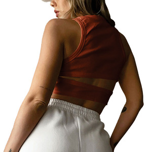 Débardeur court côtelé vert émeraude tendance Y2K avec fentes latérales, style athleisure, pour boutiques de vêtements féminins en gros - Product Image 5
