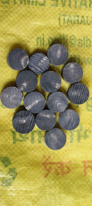Boutons vierges en corne naturelle faits à la main, écologiques et de forme moderne, pour chemises homme et femme ou usages variés, exportés d'Inde - Product Image 2