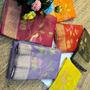 Premium <b>Purple</b> Silk <b>Saree</b> with Elegant Floral Design and Woven Border - Product Image 2