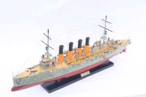 Modèle de bateau russe en bois fait main - Décoration artisanale à l'échelle militaire de la marine impériale, croiseur Varyag - Product Image 6