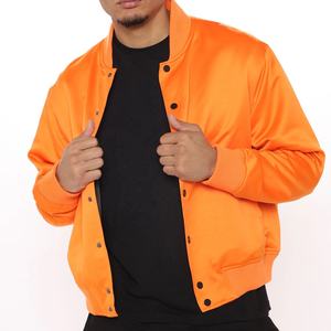Chaqueta de béisbol acolchada de lana de alta calidad personalizada 2025 para hombre, trabajo deportivo informal con bombardero de satén en todos los colores para el invierno - Product Image 4