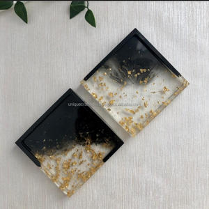 Posavasos de Resina Hecho a Mano con Diseño Único y Moderno con Brillo para Decoración del Hogar o Regalos de Navidad - Product Image 1