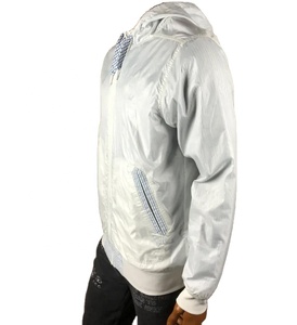 Chaqueta Cortavientos de Alta Calidad para Hombre, Talla Grande, con Logotipo Personalizado, Manga Larga, Cierre Frontal, Transpirable y con Capucha - Product Image 3