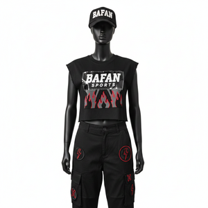 ชุดเซ็ตเสื้อครอปแขนกุดผ้าคอตตอนโพลีเอสเตอร์เทอร์รี่สีดำพร้อมกางเกงเลกกิ้งลายพิมพ์โลโก้ที่กระเป๋าแบบคาร์โก้สำหรับผู้หญิง - Product Image 6