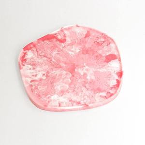 Assiette artisanale de style plat, grand plat rond pour servir les fruits, finition en résine tourbillonnante de qualité supérieure, pour les mariages, les fêtes, la décoration de table - Product Image 1