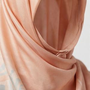 Nuevo Pañuelo de Seda Chifón Personalizado de Verano al por Mayor, Diseño de Encaje de Moda, Turbantes y Hijabs para Mujer, Suaves y Transpirables de Primera Calidad - Product Image 4