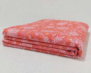 Tissu en popeline de coton à motifs floraux 53/54 pouces 100 g/m² pour filles, imprimé botanique rouge et blanc, respirant, tissé, poids moyen, textile de maison - Product Image 1