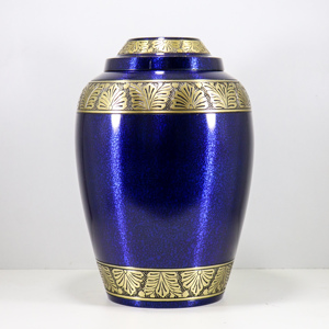 Urne funéraire artisanale en laiton gravé de qualité supérieure pour cendres humaines, gravure personnalisée bleue, urne pour cendres pour le stockage des restes humains - Product Image 3