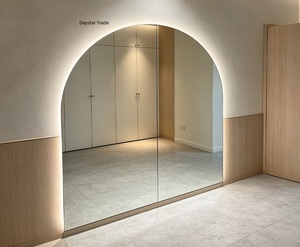 Miroir mural en verre LED rétroéclairé de luxe moderne Daystar Trade avec interrupteur tactile et éclairage d'ambiance - Product Image 1