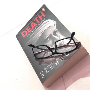 Death By Sadhguru, Libro en Inglés de Meditación y Mindfulness - Product Image 1