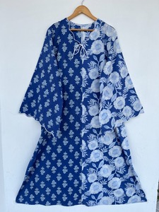 Vestido Maxi Kaftán de Algodón Tejido Floral Azul para Mujer al por Mayor, con Lazo Delantero, Ajuste Holgado, Estilo Vintage Streetwear, Dobladillo Acampanado, Ropa de Resort ODM - Product Image 1