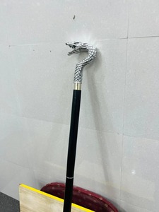 Bastón de Madera Pulida Hecho a Mano con Empuñadura de Cabeza de Serpiente de Latón Plateado Estilo Victoriano para Halloween y el Día de la Madre - Product Image 4