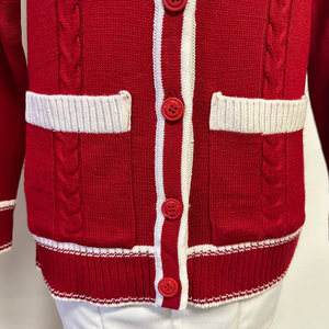 Suéter Cárdigan con Cuello en V Rojo/Blanco Inspirado en DST, 100% Algodón, Estilo Sorority Invernal, Transpirable y de Primera Calidad - Product Image 2
