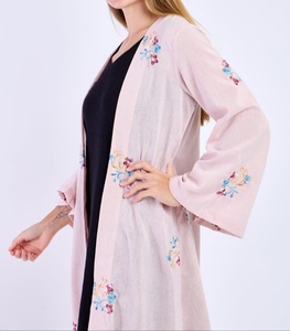 Nouvelle Robe Abaya Modeste Style Vente en Gros Vêtement Islamique Ouvert sur le Devant pour Femmes Musulmanes Longue Robe en Polyester à Col en V et Manches Longues à Motifs Floraux - Product Image 1