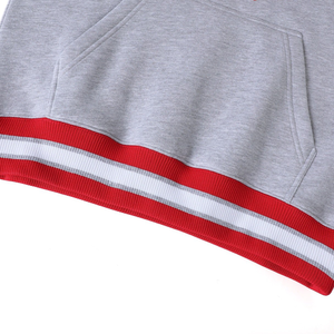 Sweat à capuche unisexe Delta Sigma Heather Grey personnalisable en gros pour universités, collèges, sororités, fraternités, vêtements grecs, sweat à capuche rouge - Product Image 4