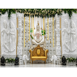 Decoración Divina para Escenario de Boda con Estatua de Shiva, Mandap Hindú Tradicional Tallado en Blanco Estilo Templo con Paneles en Relieve de Radha Krishna - Product Image 1