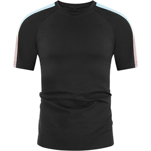 Ensemble d'été pour homme au design minimaliste, tenue décontractée avec empiècements contrastants - Product Image 3