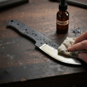 Cuchillo de caza y camping de acero al carbono OEM al por mayor, con hoja de 8 pulgadas, punta caída, esqueletizado, espiga completa, para desollar, suministro para cuchilleros DIY - Product Image 4