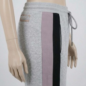 Pantalones Deportivos Grises de Pierna Ancha para Mujer, con Cintura Ajustable con Cordón y Raya Lateral, Corte Holgado Informal, Tejidos, Estilo Otoñal - Product Image 4