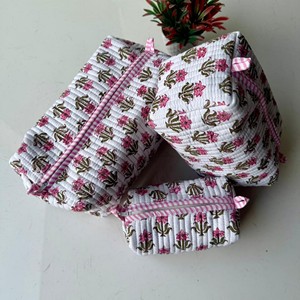 กระเป๋าใส่เครื่องสำอางผ้าฝ้ายลายดอกไม้สีชมพูขนาดกลางอเนกประสงค์สไตล์เรียบง่าย - Product Image 6