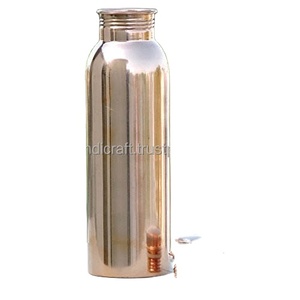 ขวดน้ำทองแดงแท้คุณภาพพรีเมียม ดีไซน์ตีลาย ป้องกันการรั่วซึม ขวดทองแดงธรรมชาติแบบอายุรเวท ขายดี - Product Image 1