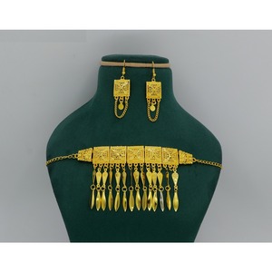 Ensemble de bijoux de mariage traditionnel de luxe, finition lourde de qualité supérieure, plaqué or, style arabe, Moyen-Orient, Oman - Product Image 6