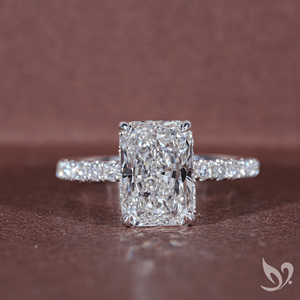 Anillo de Compromiso con Diamante Cultivado en Laboratorio, Corte Radiante de 3CT |   Anillo de Boda de Lujo de Oro Sólido de 10k con Certificado IGI - Product Image 1