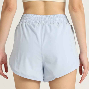 Fabricant sur mesure proposant des shorts de sublimation pour femmes avec logo personnalisé pour les commandes en gros et les exportateurs internationaux. - Product Image 3