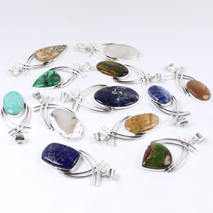 Lote de Joyería de Cristal Hecha a Mano al por Mayor: Colgantes de Piedras Preciosas Naturales Mixtas con Engaste Moderno Plateado en Plata - Product Image 2