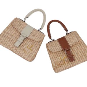 Sac en paille de jacinthe d'eau tissé à la main : Sac fourre-tout d'été avec poignée en cuir - Product Image 2