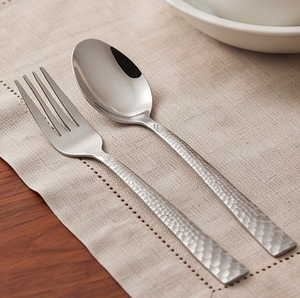Elegante Cuchara de Postre de Acero Inoxidable con Mango Martillado, Acabado de Alto Brillo, Apta para Lavavajillas, Ideal para Bodas - Product Image 6