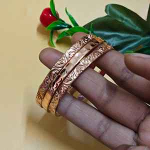 ชุดกำไลทองแดงลายนูน ทำด้วยมือ กำไลทองแดงแท้แบบซ้อนกัน ลายดอกไม้ สไตล์โบโฮ เครื่องประดับชนเผ่า - Product Image 4