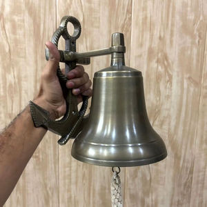 Sonnette de porte en fer de style vintage avec chaîne de traction, sonnette décorative d'extérieur pour porte d'entrée, jardin ou entrée. - Product Image 1